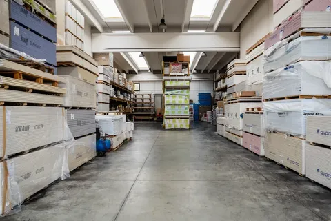 Magazzino Zampetti Distribuzione: stock lastre Knauf GKB, Diamant e Gyproc Roma Magazzino con lastre Knauf e Gyproc