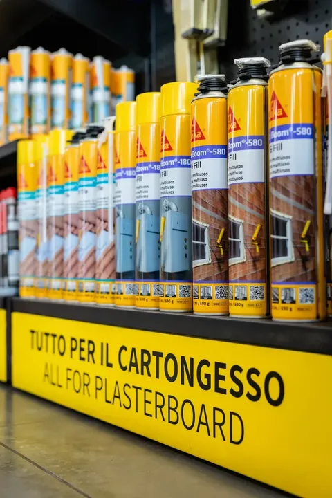 Prodotti Sika per cartongesso in esposizione da Zampetti Distribuzione Roma Sika Boom per cartongesso e costruzioni a secco